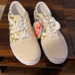 Checkerboard off white old school vans